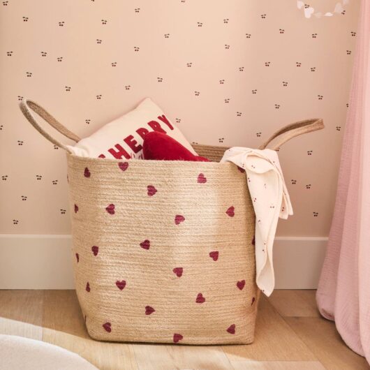XL jute storage basket with heart design beige